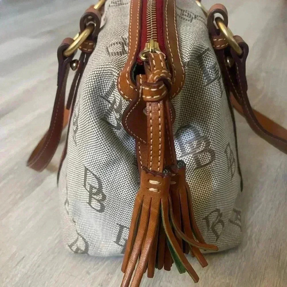 DOONEY & BOURKE Medium Signature Dome Satchel (In Great Conditions) - Picture 9 of 9